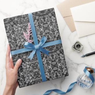 Geschichtete Baumstämme Schwarz-Weiß-Foto Geschenkpapier