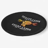 Geschickte Arbeit ist nicht billig - Geschenk am A Pappteller (Schrägansicht)