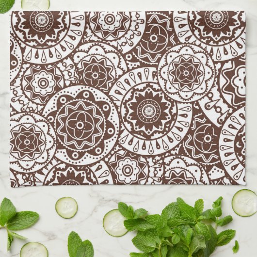 Geschirrtuch mit Volksverzierung (Gefaltet)