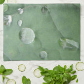 Geschirrtuch Wassertropfen auf grau-grünem Blatt (Gefaltet)