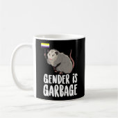 Geschlecht ist Müll Genderfluid non-binäre Possum Kaffeetasse (Links)