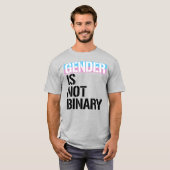 Geschlecht ist nicht binär T-Shirt (Vorne ganz)