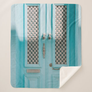 GESCHLOSSENE AQUAMARINE FRANZÖSISCHE TÜREN SHERPADECKE