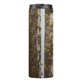 GESCHLOSSENE HOLZTÜR AM TAG THERMOSBECHER (Rückseite)