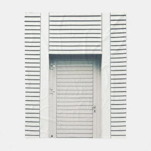 GESCHLOSSENE TÜR FLEECEDECKE