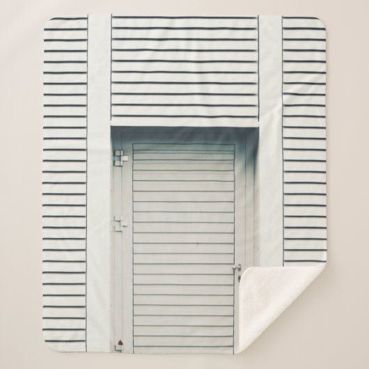 GESCHLOSSENE TÜR SHERPADECKE (Vorderseite)