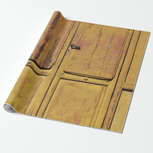 Geschlossener Holzschrank Geschenkpapier