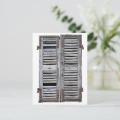 Geschlossenes Fenster mit alten Holzfenstern Postkarte (Stehend Vorderseite)