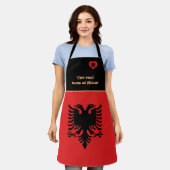 Geschmack von Zuhause & albanischer Flagge, Albani Schürze (Getragen)