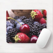 Geschmackvolle Sommer-Früchte auf einer hölzernen Mousepad (Mit Mouse)