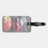 Geschmackvolle Sommerfrüchte auf einem Holztisch Gepäckanhänger (Rückseite horizontal)