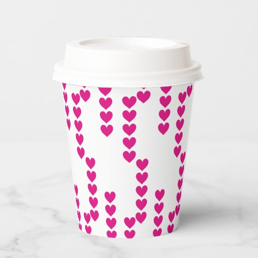 Geschnittene Herzen. Pappbecher (Vorderseite)