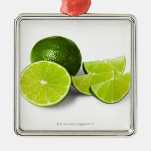Geschnittener Limoner Keil, auf weißem Silbernes Ornament