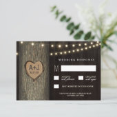 Geschnitzte Initialen-alte Eichen-Baum-Hochzeit RSVP Karte (Stehend Vorderseite)
