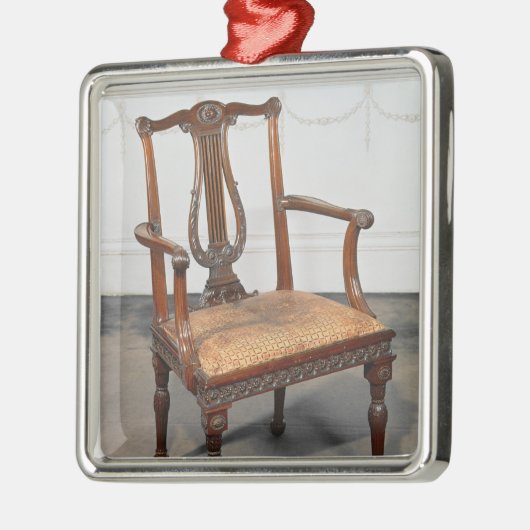 Geschnitzter Lyre-zurückstuhl, vorbei geliefert Ornament Aus Metall (Links)