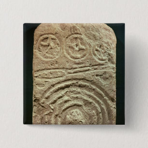 Geschnitzter Stele Button