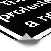 Geschützt durch ein nobles Nachbar-Poster Poster (Ecke)