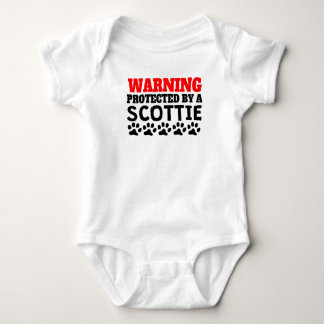Geschützt durch einen Scottie Baby Strampler