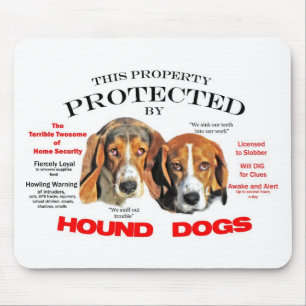 Geschützt von Hunden Mousepad