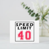 Geschwindigkeitsbegrenzung 40 Geburtstagsdesigns Postkarte (Stehend Vorderseite)