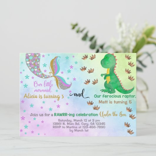 Geschwister Meerjungfrau und Dinosaurier Geburtsta Einladung (Stehend Vorderseite)
