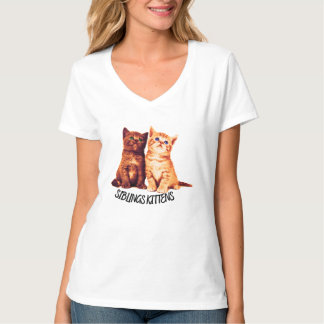 Geschwister, zwei niedliche Katzen T-Shirt