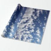 Geschwollene Wolken auf Geschenkverpackung des Geschenkpapier (Ungerollt)