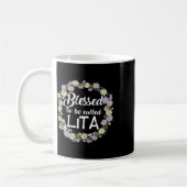 Gesegnet, als "Lita Niedlich Chamomile Print" Kaffeetasse (Links)