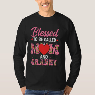 Gesegnet, als Mama und Granny Blumenherz bezeichne T-Shirt