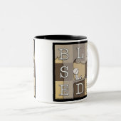 Gesegnet durch Überfluss an der Schönheit Zweifarbige Tasse (VorderseiteRechts)