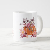 Gesegnet - Fall Pumpkin mit rosa Blume Jumbo-Tasse (Vorderseite Rechts)