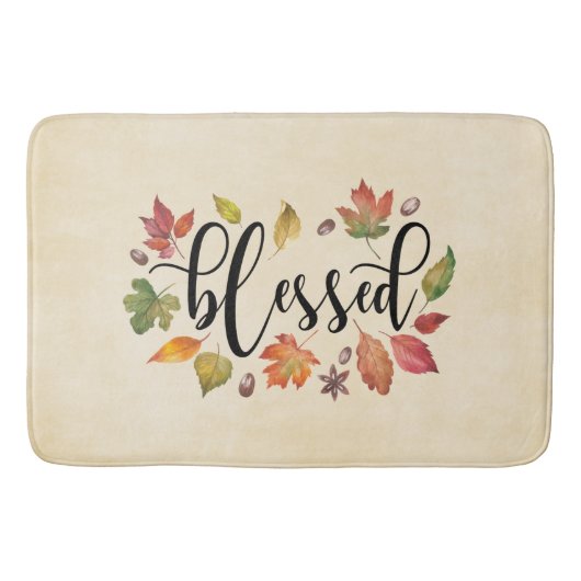Gesegnet in schwarzer Kalligrafie und Herbstleaven Badematte (Vorderseite)