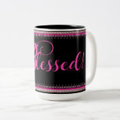 Gesegnet! Kaffeetasse (Pink/Schwarz) (VorderseiteRechts)