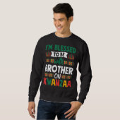 Gesegnet mit Bruder auf Kwanzaa Fun Afrikanischer  Sweatshirt (Vorne ganz)