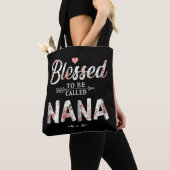 Gesegnet, Nana genannt zu werden Tasche (Von Nahem)