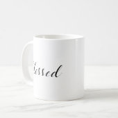 Gesegnet - Schwarztypografie-Zitat Kaffeetasse (Vorderseite Links)