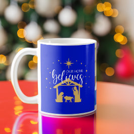 Gesegnete erste Zuhause Weihnachtskrippe Szene Kaffeetasse