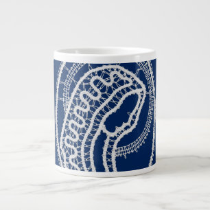 Gesegnete Jungfrau Mary, weiße Spitze, marineblau Jumbo-Tasse