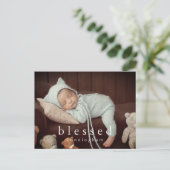 Gesegnete moderne schlichte Baby-Geburt Ankündigungspostkarte (Stehend Vorderseite)