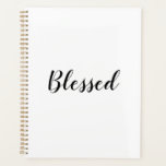 Gesegneter Schwarz-weißer, benutzerdefinierter Skr Planer<br><div class="desc">Selig Grateful Schwarz-Weiß benutzerdefinierte Skript Kalligraphie Text moderne niedlich elegante Dankbarkeit Planner. Anpassbarer schwarzer Text auf weißem,  schlichtem,  solidem Hintergrund. Farben sind bearbeitbar. Sie können es so verlassen,  wie es ist,  oder personalisieren es mit Ihrem Namen,  Initialen,  Jahr,  etc Wellness-Journal,  Tageszeitung Dankbarkeit,  persönlichem Tagebuch.</div>