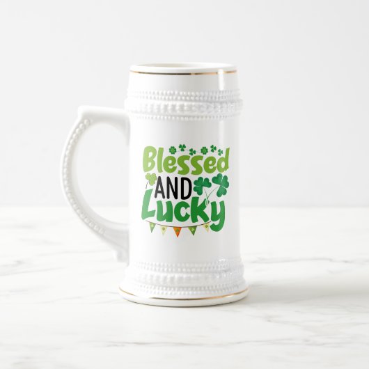 Gesegnetes und Glückliches St. Patrick’s Day Desig Bierglas (Links)