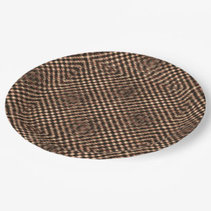 Geselliges und unordentliches braunes Schach über  Pappteller