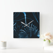 Gesenkelte, scharfe Krallen oder Dornen, royblau Quadratische Wanduhr (Zuhause)