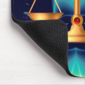 GESETZSKALEN MIT GEM STONES, JUSTIZSYMBOL MOUSEPAD (Ecke)