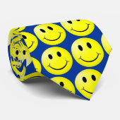 Gesicht auf blauer Hintergrund-Krawatte Krawatte (Gerollt)