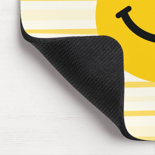 Gesicht auf sonnigen gelben Streifen Mousepad (Ecke)