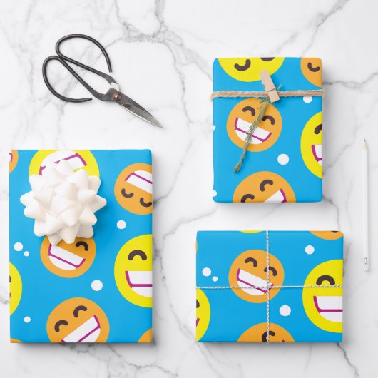 Gesichtsausdruck Lächelnde Augen Emojis Editable F Geschenkpapier Set (Vorderseite)