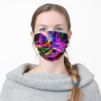 Gesichtsmaske mit farbigem Design