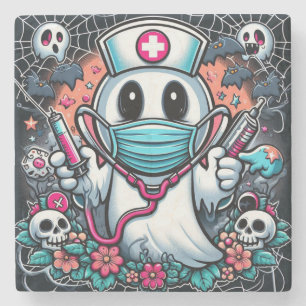 Gespielte Geistergurse in Maske und Hut: Halloween Steinuntersetzer