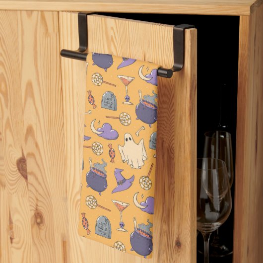 Gespielte Halloween-Geister und Hexen-Muster Geschirrtuch (Drittel gefaltet)